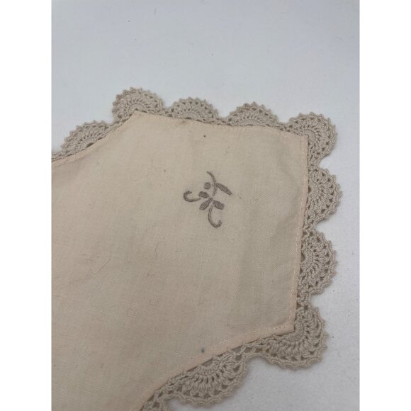 Vintage Linen Embroidered Crocheted Edge Bread Liner & Doilies Lot of 3 - Picture 5 of 11